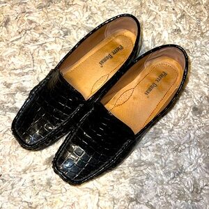 Pierre Dumas black loafers. Size 8.5
